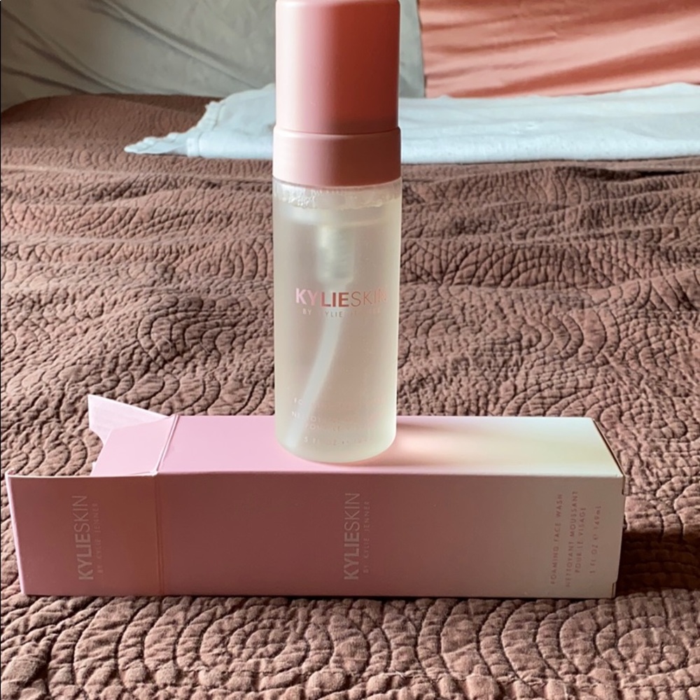Kylie Skin Foaming Face Wash